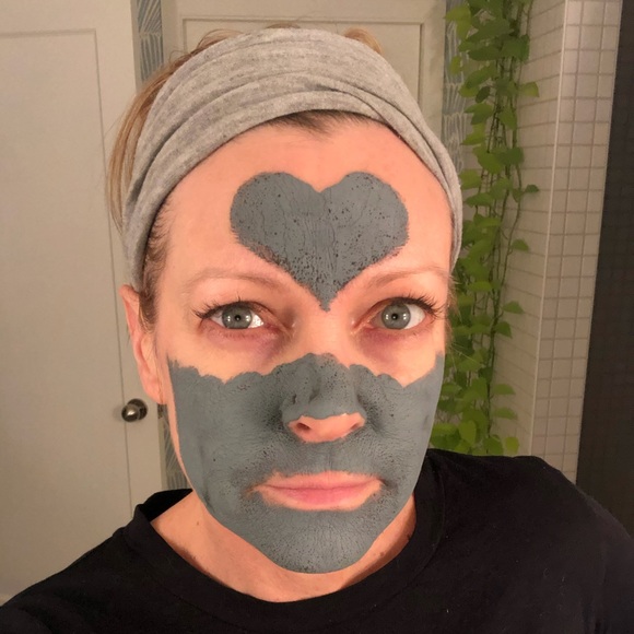 Meet your Posher, Jennifer - Picture 8 of 11